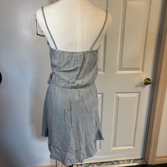 Vintage Havana Striped Wrap Dress with Ruffle Details - Picture 4 of 7